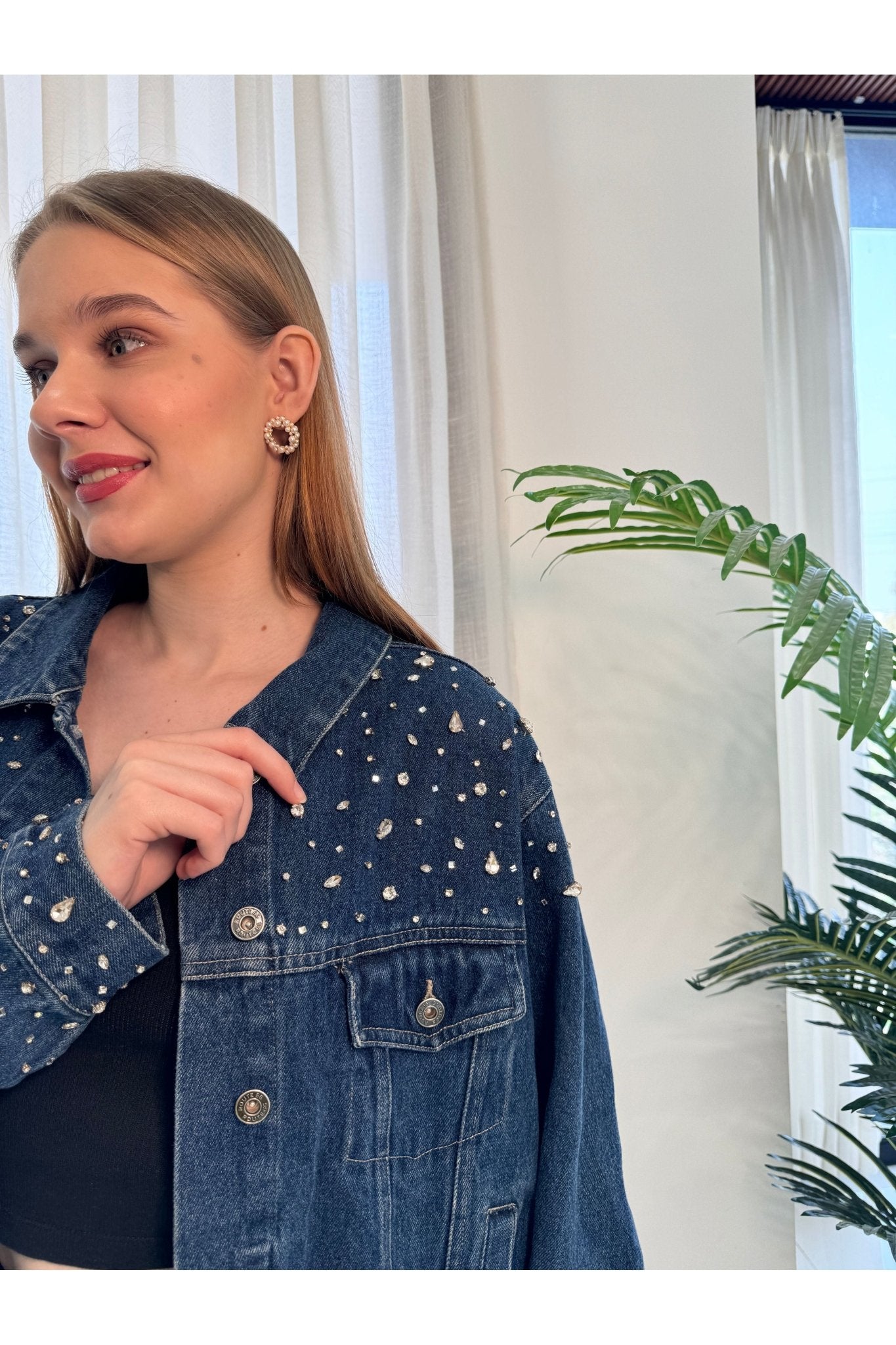 SCARLET DENIM JACKET